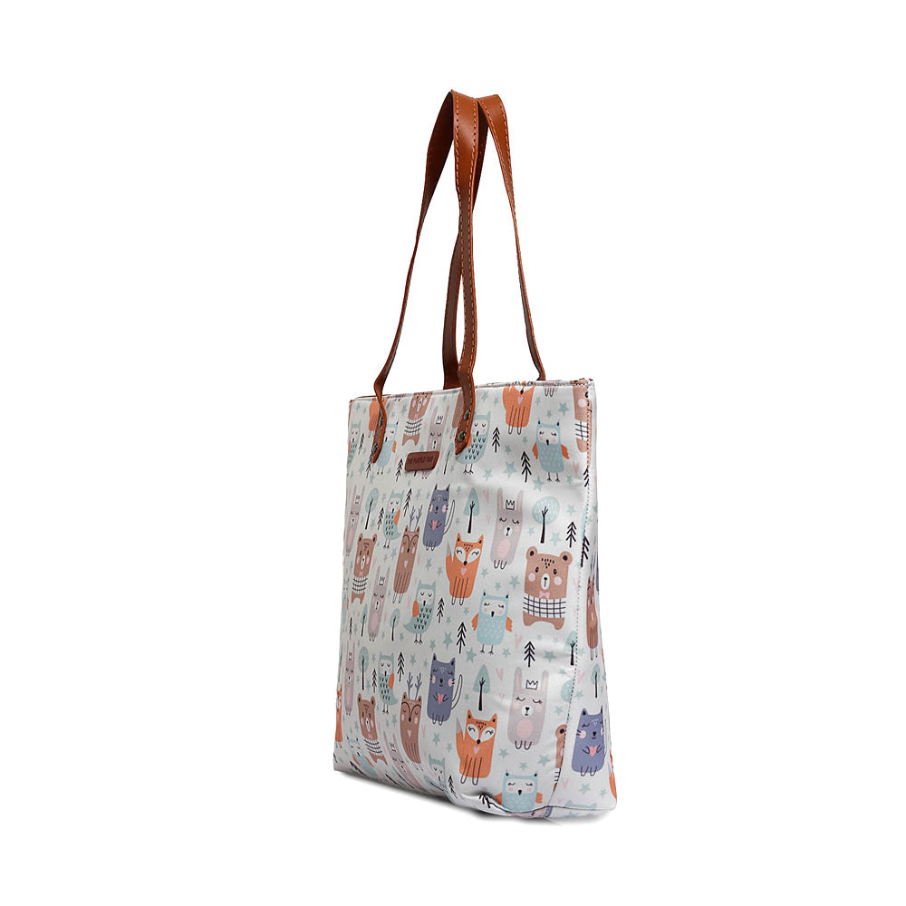 A lovely white tote bag with an adorable animal pattern, making it a must-have for animal enthusiasts.