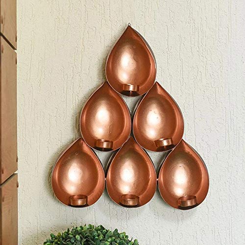  Elegant copper leaf wall hanging, adding charm to any space.